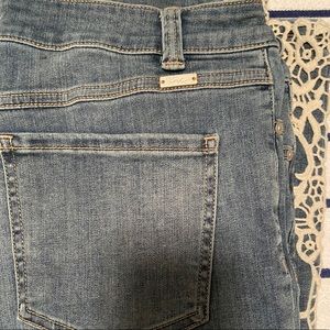 3/$30 INC Cropped Lace embroidered Jean